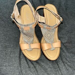 New! “Sugar” "Clareese" Nude & Metallic Woven Wedge Sandals - Women's Size 7
